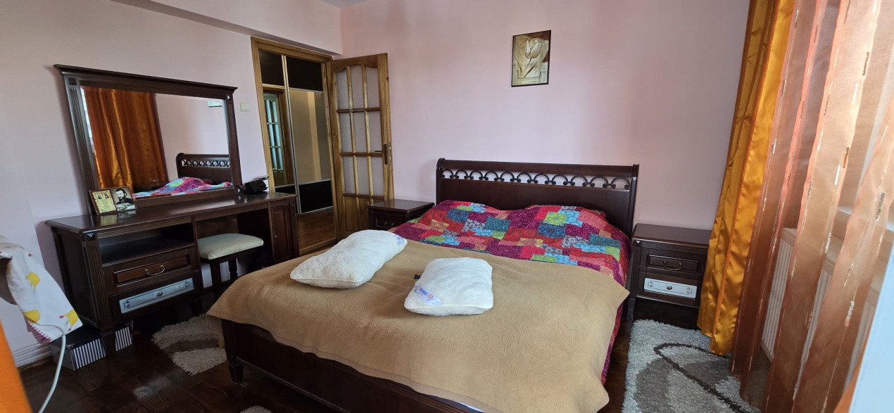 Apartament 3 camere,2 bai, zona Piata Ion Mester