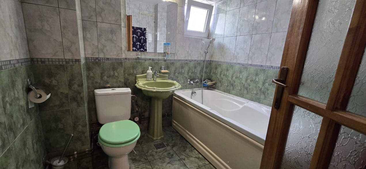 Apartament 3 camere,2 bai, zona Piata Ion Mester