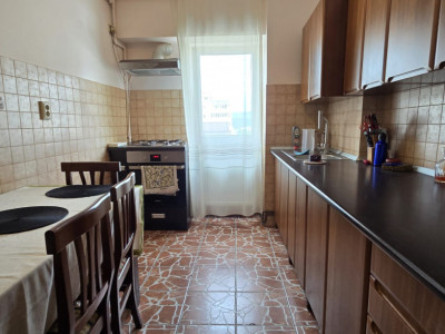 Apartament 3 camere,2 bai, zona Piata Ion Mester