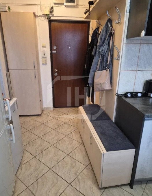 Apartament 2 camere, etaj intermediar, zona Iullius Mall