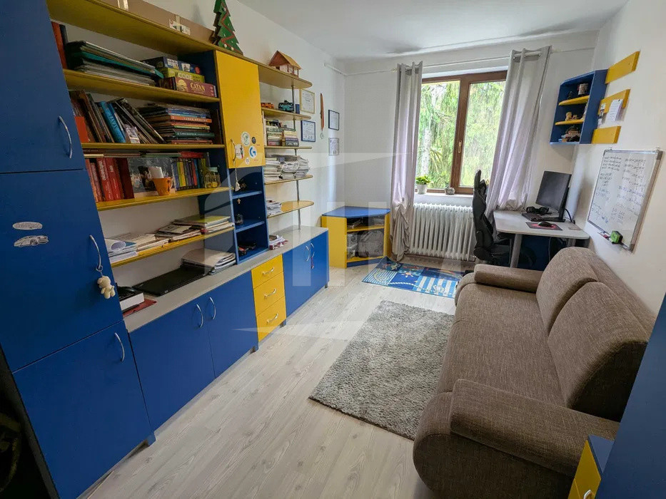 Apartament 3 camere, decomandat, zona Transylvania College
