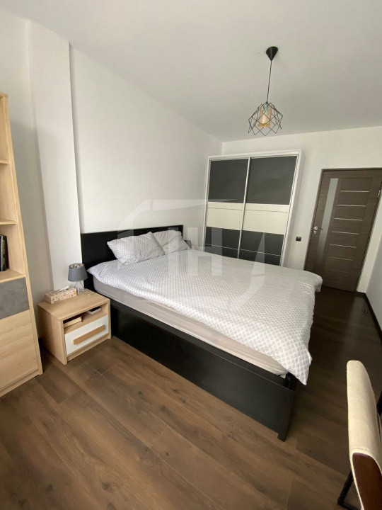 Apartament 2 camere, parcare, zona Vivo