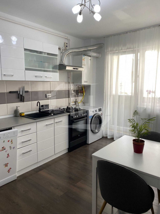 Apartament 2 camere, parcare, zona Vivo