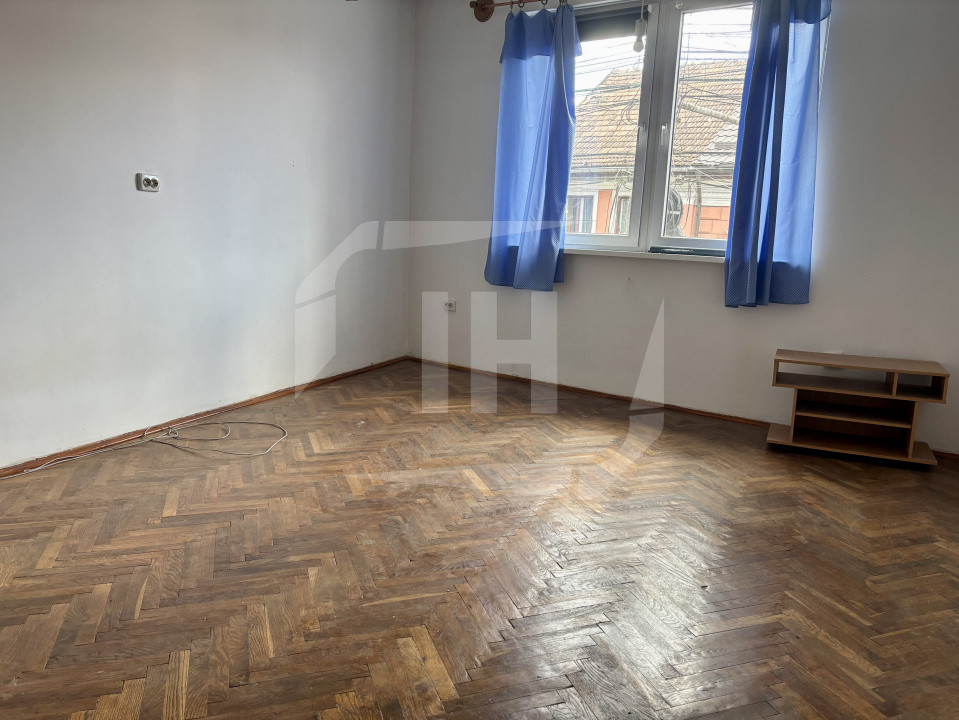 Apartament 1 camera, decomandat, zona Paris