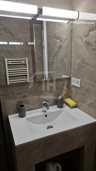 Apartament 2 camere, semidecomandat, cu gradina, zona Pod IRA