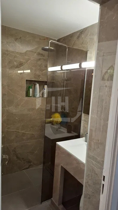 Apartament 2 camere, semidecomandat, cu gradina, zona Pod IRA