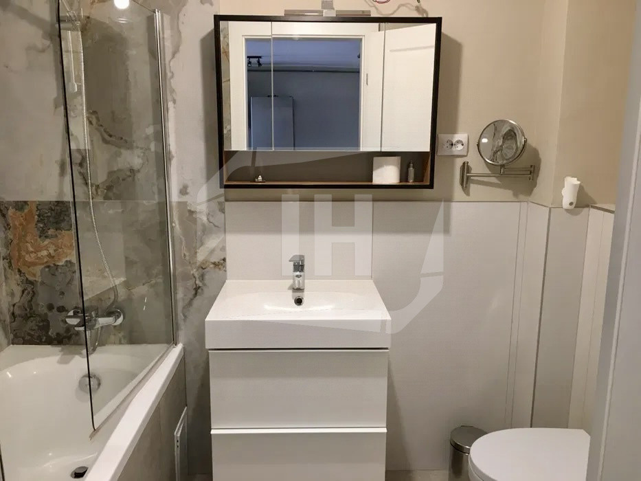 Apartament 2 camere, bloc nou, cu parcare, zona IRA