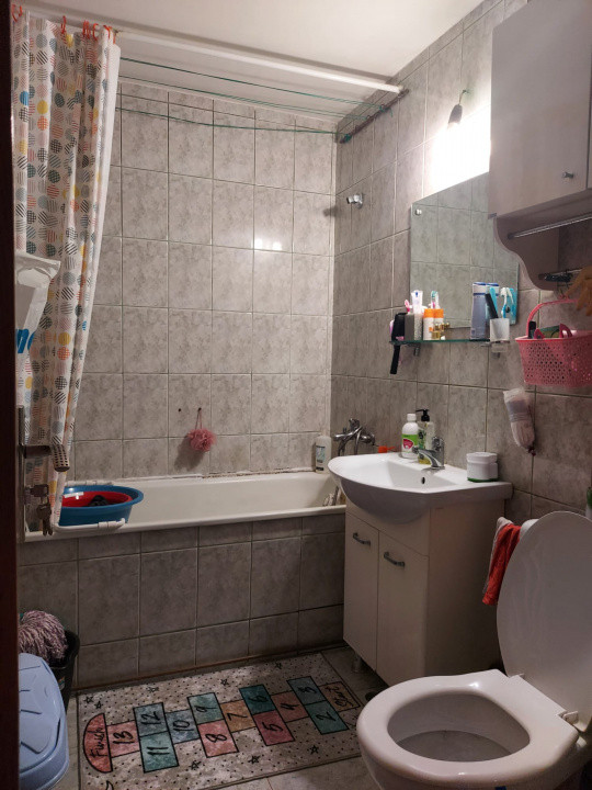 Apartament 2 camere, etaj intermediar, cartier Plopilor
