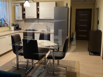 Apartament cu 3 camere, etaj intermediar, parcare, zona Borhanci