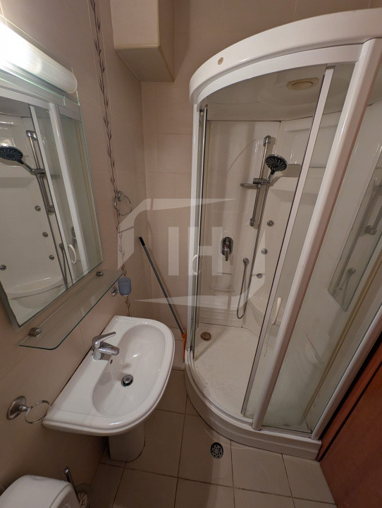 Apartament 3 camere 89 mp si terasa 25 mp in zona Grand Hotel Italia