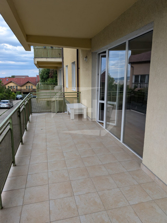 Apartament 3 camere 89 mp si terasa 25 mp in zona Grand Hotel Italia