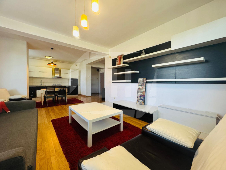 Apartament 3 camere si terasa in zona Grand Hotel Italia