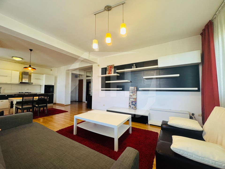 Apartament 3 camere si terasa in zona Grand Hotel Italia
