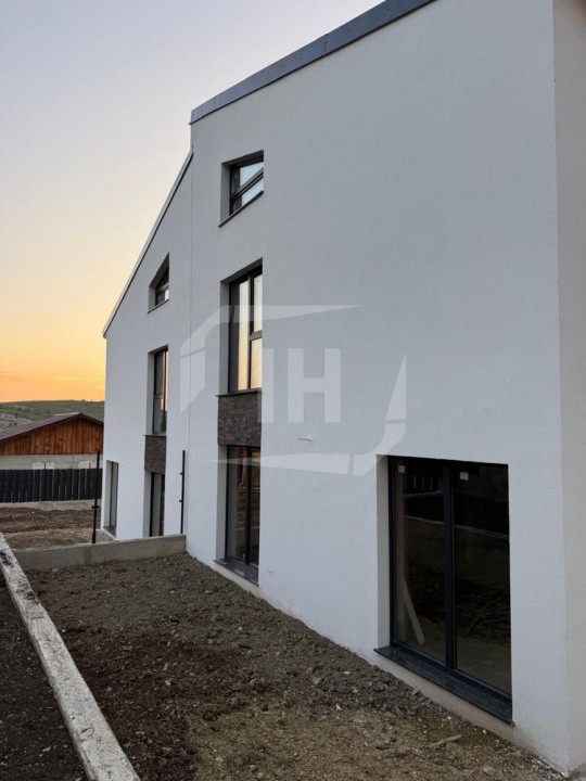 Duplex 4 camere, 3 bai, 357 teren