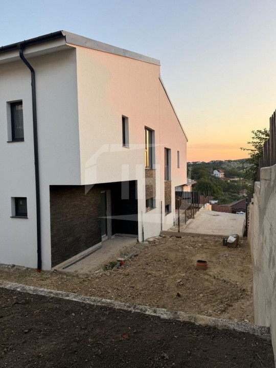 Duplex 4 camere, 3 bai, 357 teren