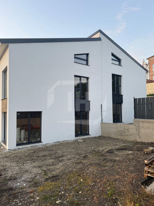 Duplex 4 camere, 3 bai, 357 teren