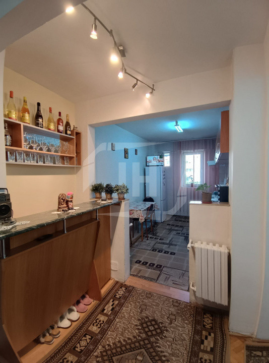 Apartament 2 camere, decomandat, zona Golden Tulip