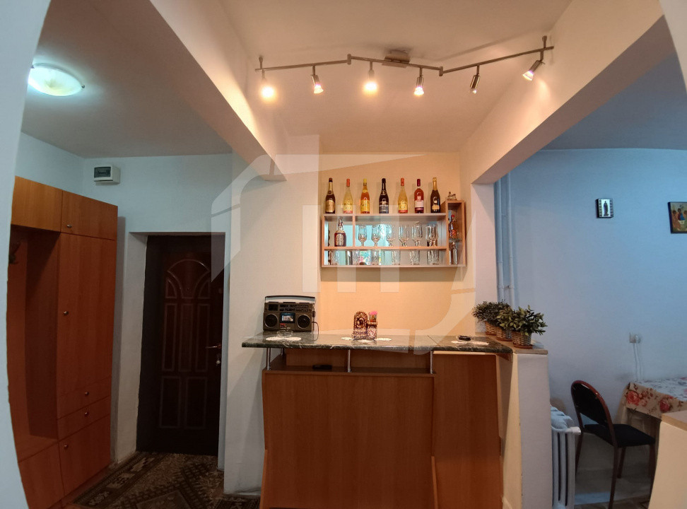 Apartament 2 camere, decomandat, zona Golden Tulip