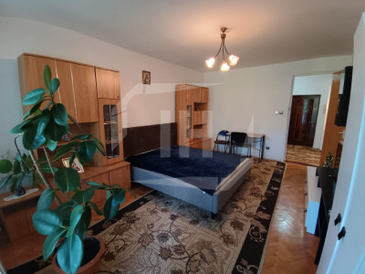 Apartament 2 camere, decomandat, zona Golden Tulip