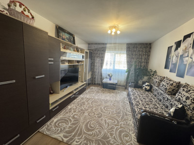 Apartament 2 camere, decomandat, etaj intermediar in zona Iulius Mall