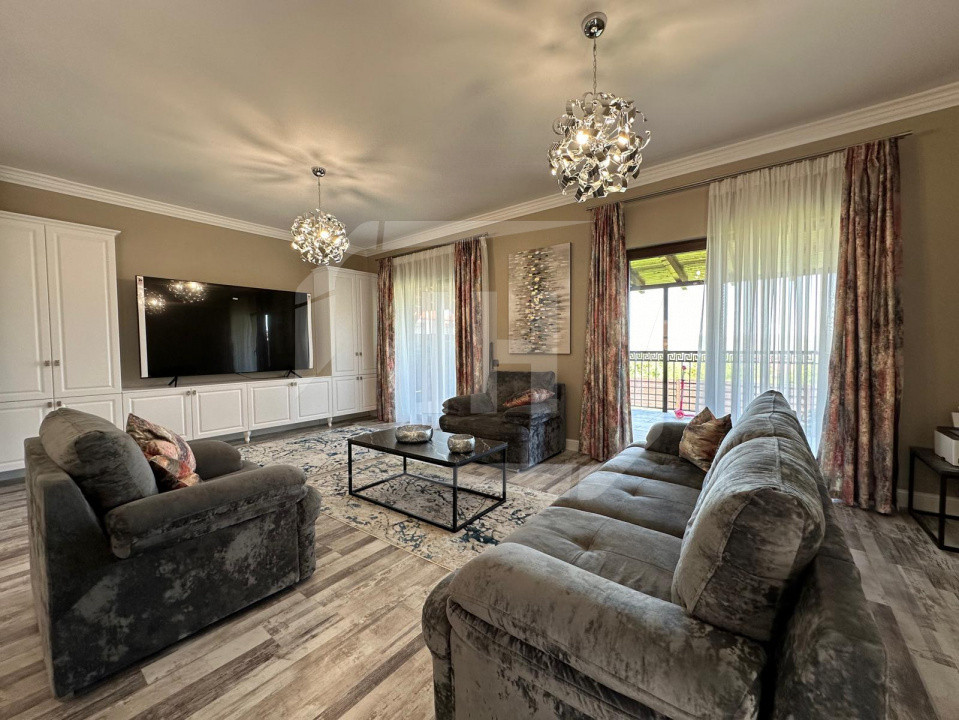 Casa individuala, curte mare si view in Dezmir