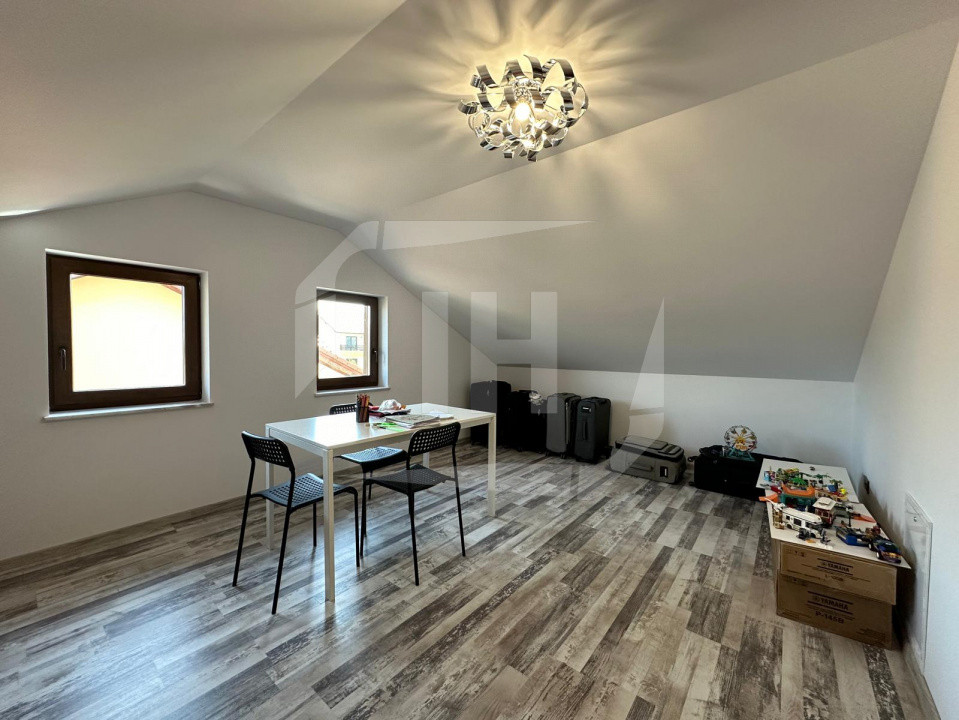 Casa individuala, curte mare si view in Dezmir
