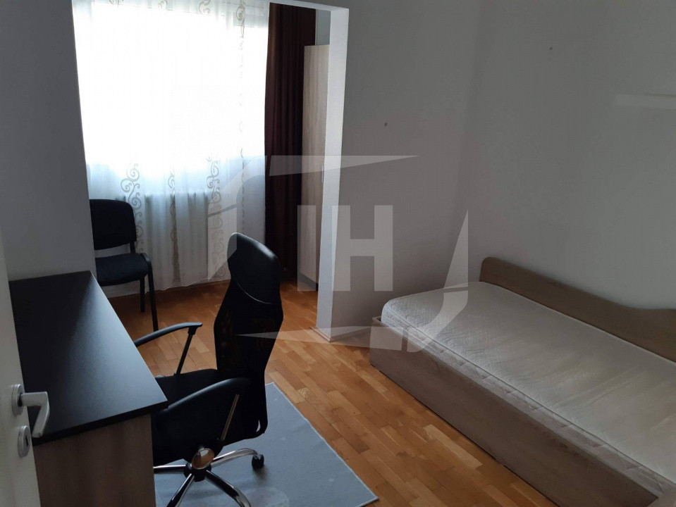 Apartament 4 camere, decomandat, etaj intermediar, Zorilor