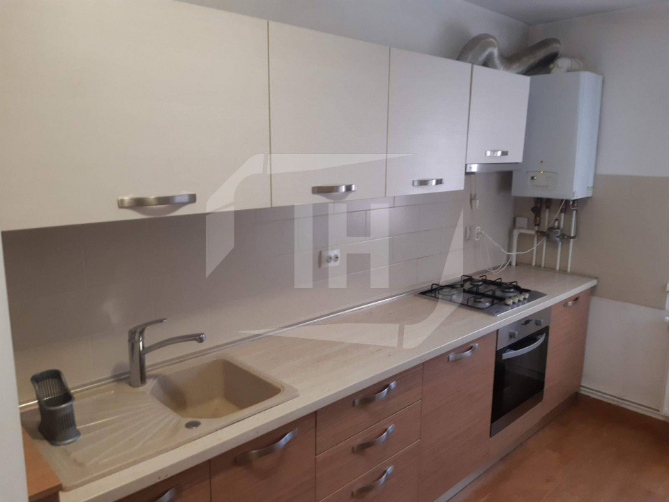 Apartament 4 camere, decomandat, etaj intermediar, Zorilor