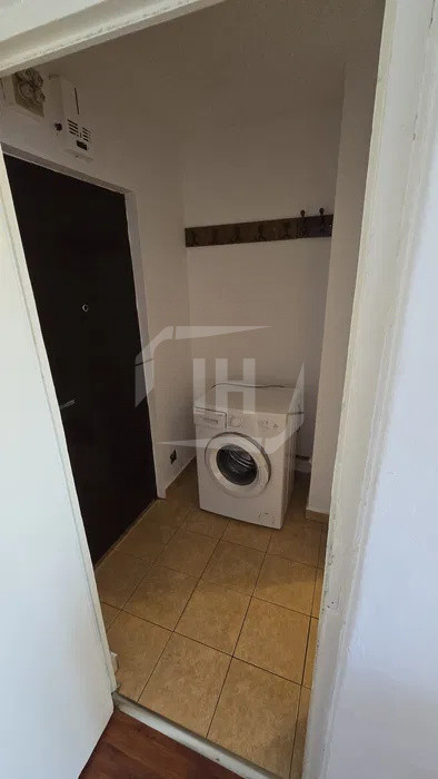 Garsoniera, balcon mare, etaj 3/4 in Marasti