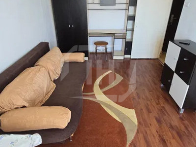 Garsoniera, balcon mare, etaj 3/4 in Marasti