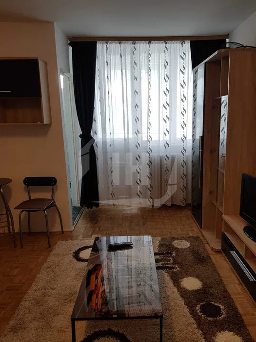 Garsoniera confort 1, etaj intermediar, zona Detunata