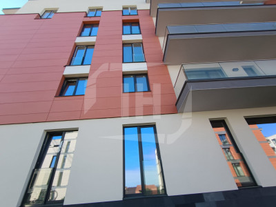 Apartament 2 camere, intermediar, parcare, Andrei Muresanu