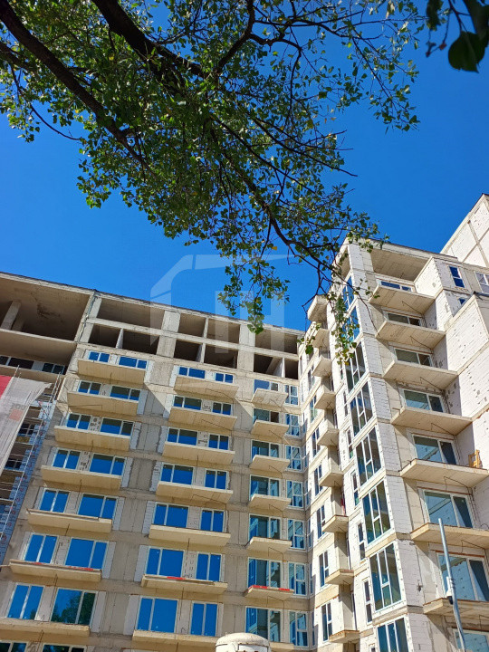 3 camere, 2 bai, terasa, intermediar, parcare, Iulius Mall