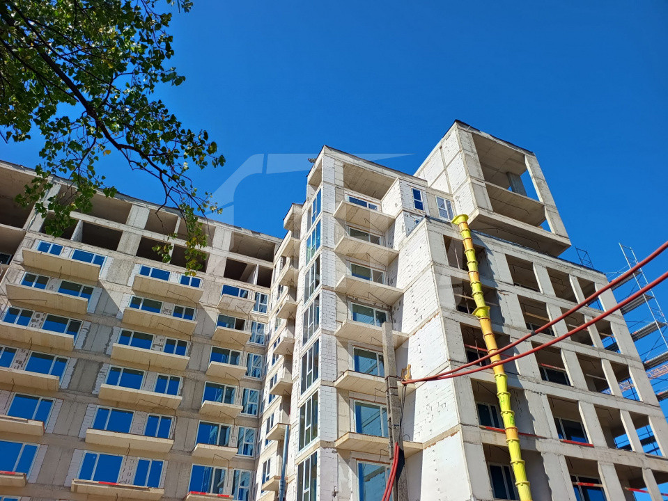 3 camere, 2 bai, terasa, intermediar, parcare, Iulius Mall