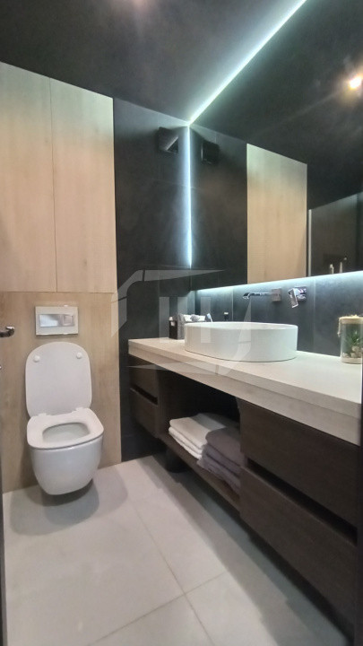 Apartament spatios 2 camere, decomandat,  parcare, intermediar, Andrei Muresanu