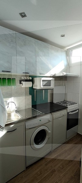 Garsoniera la cheie, Manastur