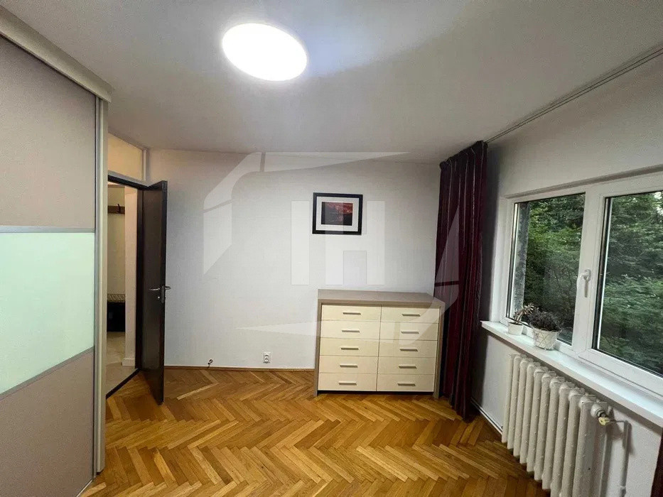 Apartament 3 camere, 2 bai, decomandat, cu parcare, Zorilor, UMF