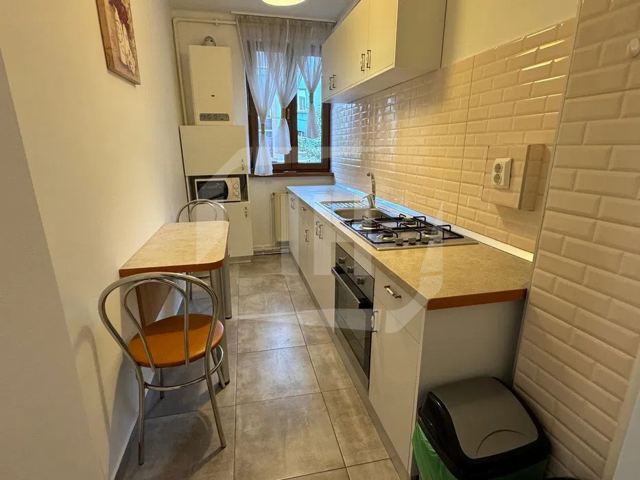 Apartament 3 camere, decomandat, etajul 1, zona Horea