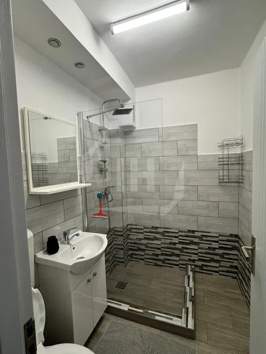 Apartament 3 camere, decomandat, etajul 1, zona Horea