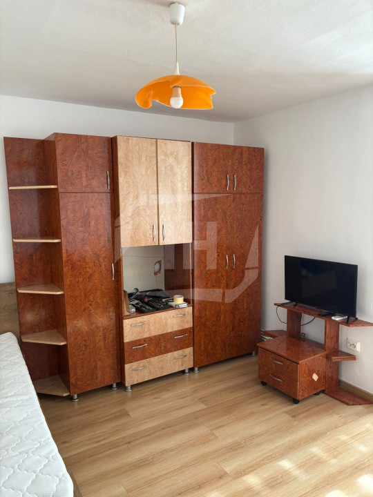 Garsoniera confort 1, recent renovata, aer conditionat, zona Parang