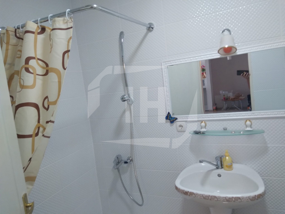 Apartament 2 camere, bloc nou, cu parcare, Floresti, zona Eroilor