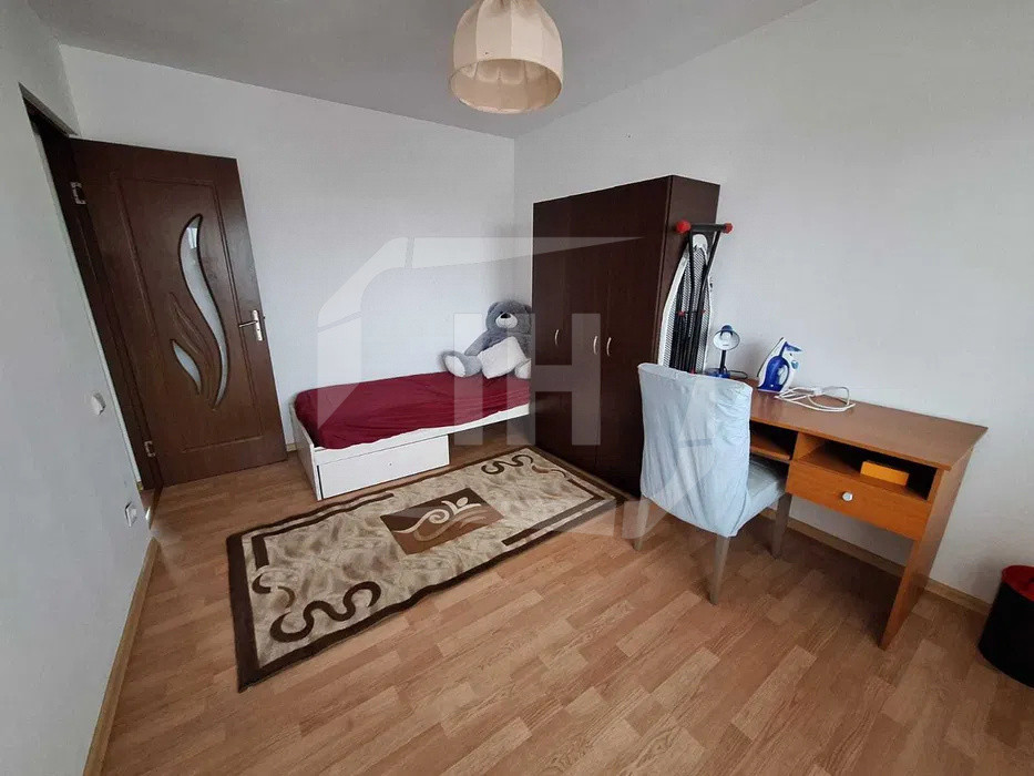 Apartament 3 camere, semidecomandat, cu parcare, Manastur zona Campului