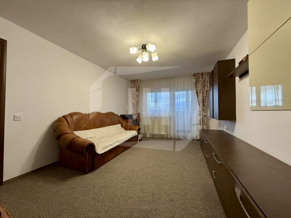 Apartament 4 camere, 2 bai, decomandat, cu parcare, zona Nicolae Titulescu