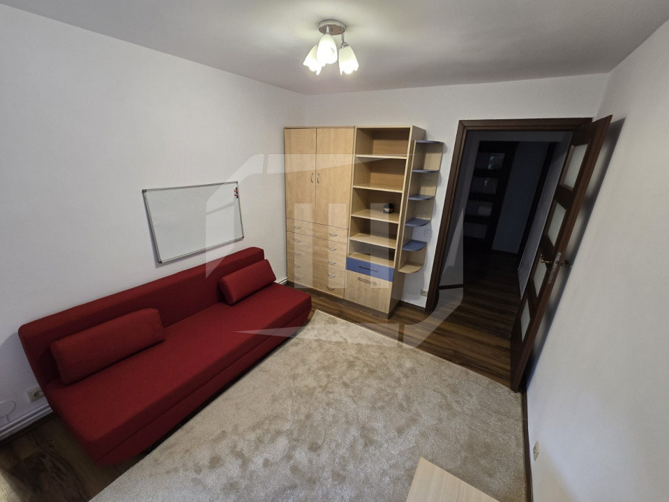 Apartament 4 camere, 2 bai, decomandat, cu parcare, zona Nicolae Titulescu