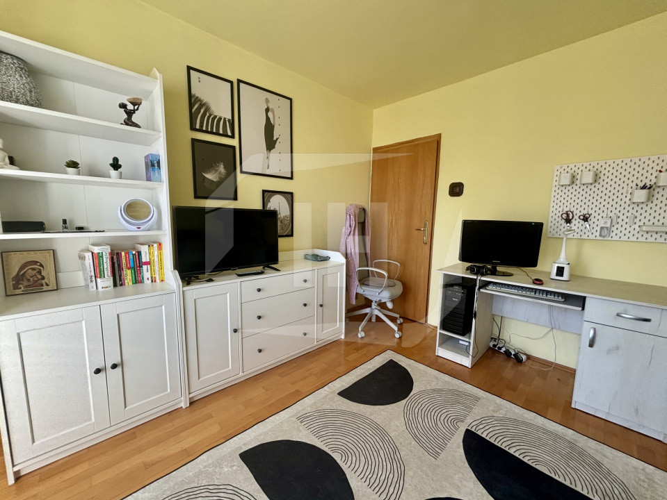 Apartament 3 camere, 2 bai, decomandat, zona The Office