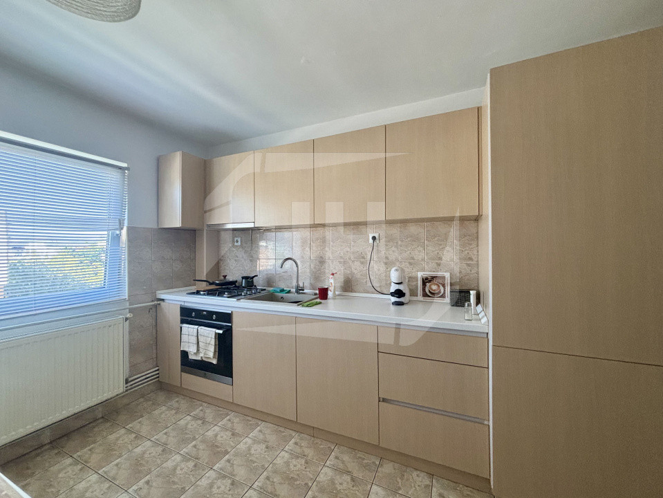 Apartament 3 camere, 2 bai, decomandat, zona The Office