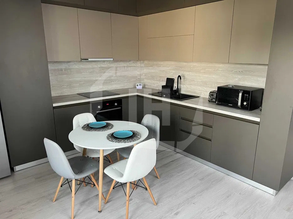Apartament 3 camere, semidecomandat, la 5 min UMF