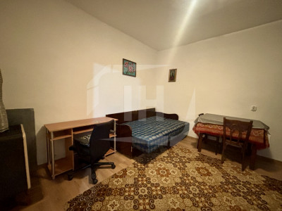 Garsoniera in Marasti. 