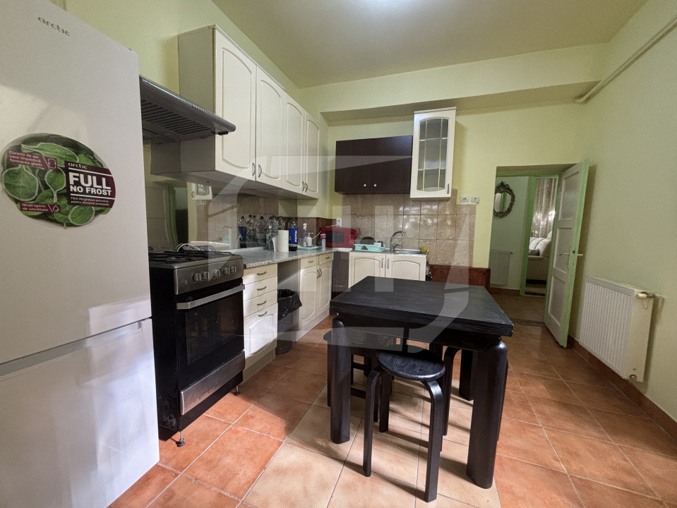 Casa individuala, 4 camere, parcare, langa UMF