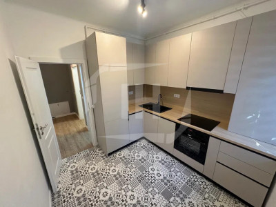 Apartament decomandat, modern, intermediar, zona Horea